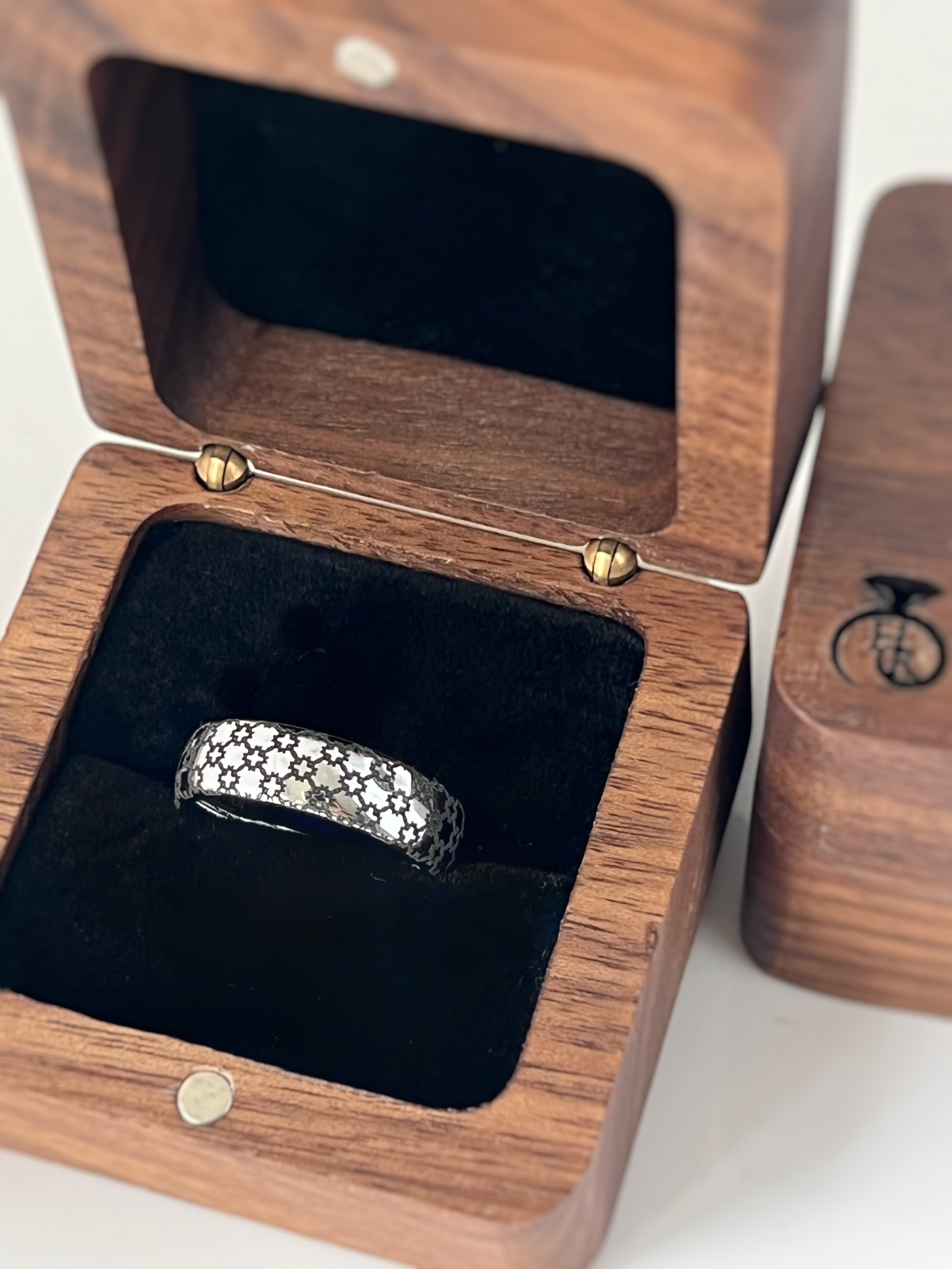 Chain of Unity | White Gold Tungsten Ring