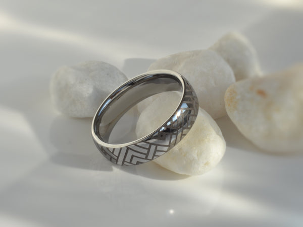 Silver-tone HoloRing with geometric engraving on white stones