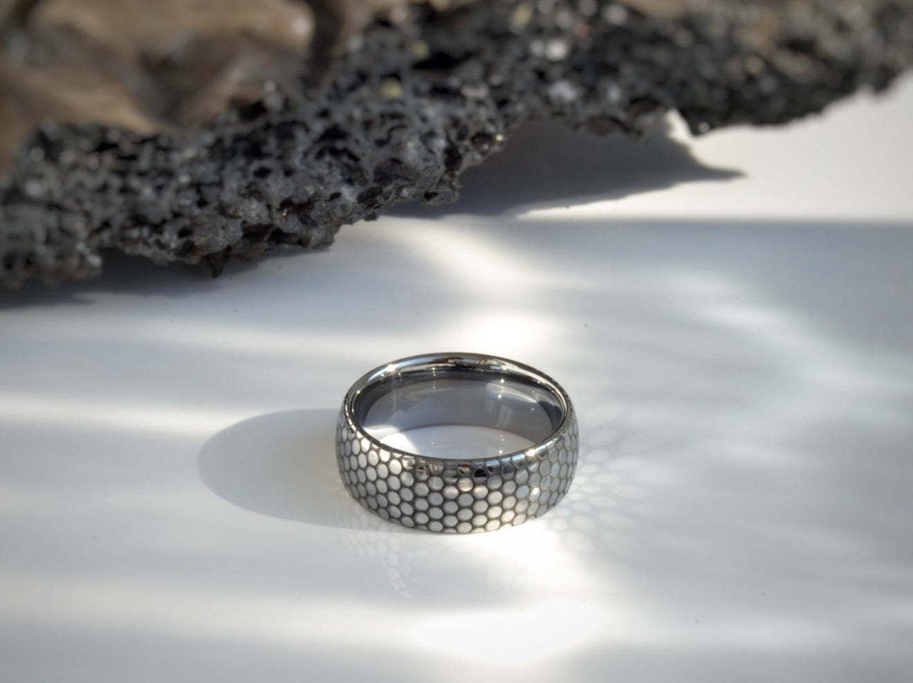 Exquisite 18k white gold-plated tungsten carbide man wedding band featuring a unique engraved design similar to snake skin for a romantic promise or anniversary ring. Ideal for engagement or as a meaningful gift, blending elegance with durability.