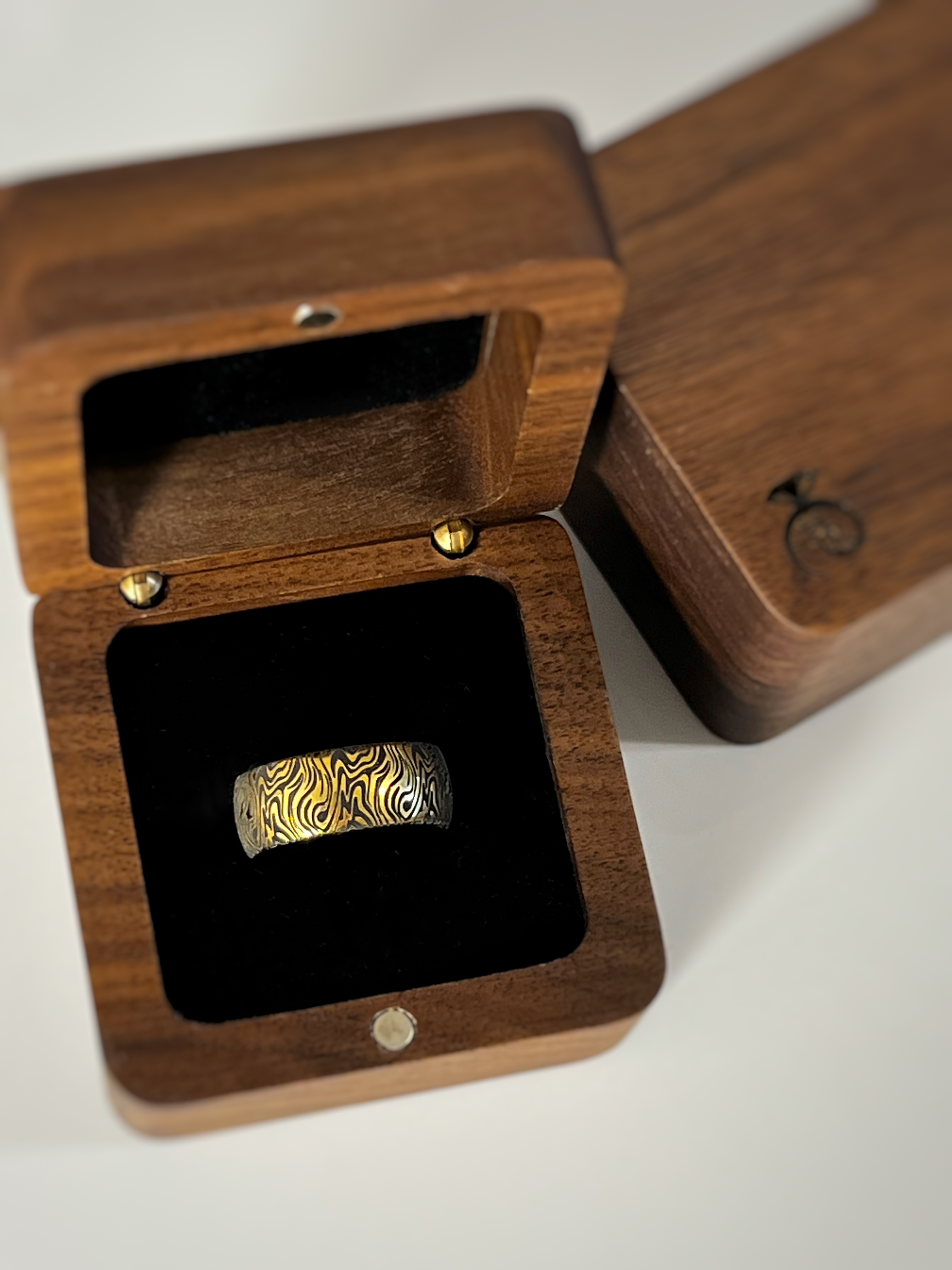 Goldener Mokume Majestät | Goldener Wolframring