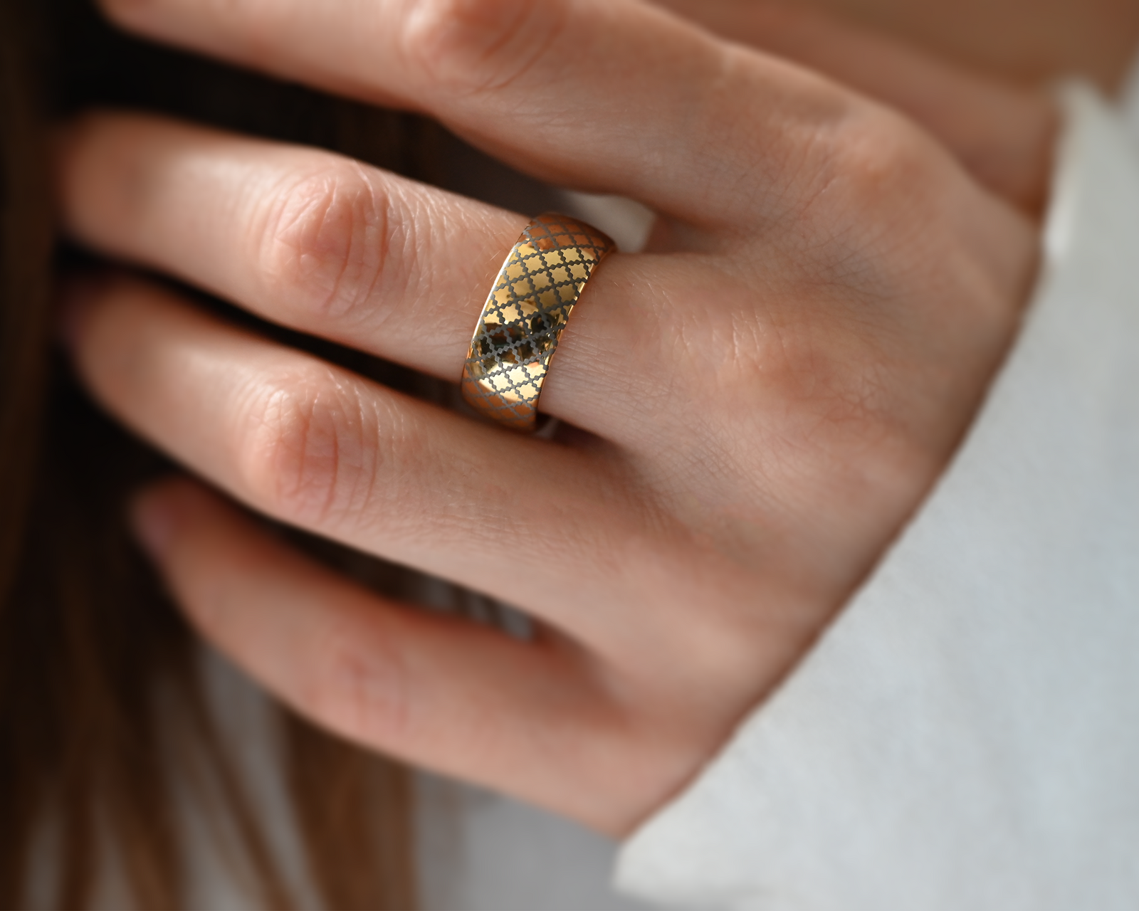 8mm Gold Tungsten Ring - Quilted Pattern Wedding Band | HoloRing