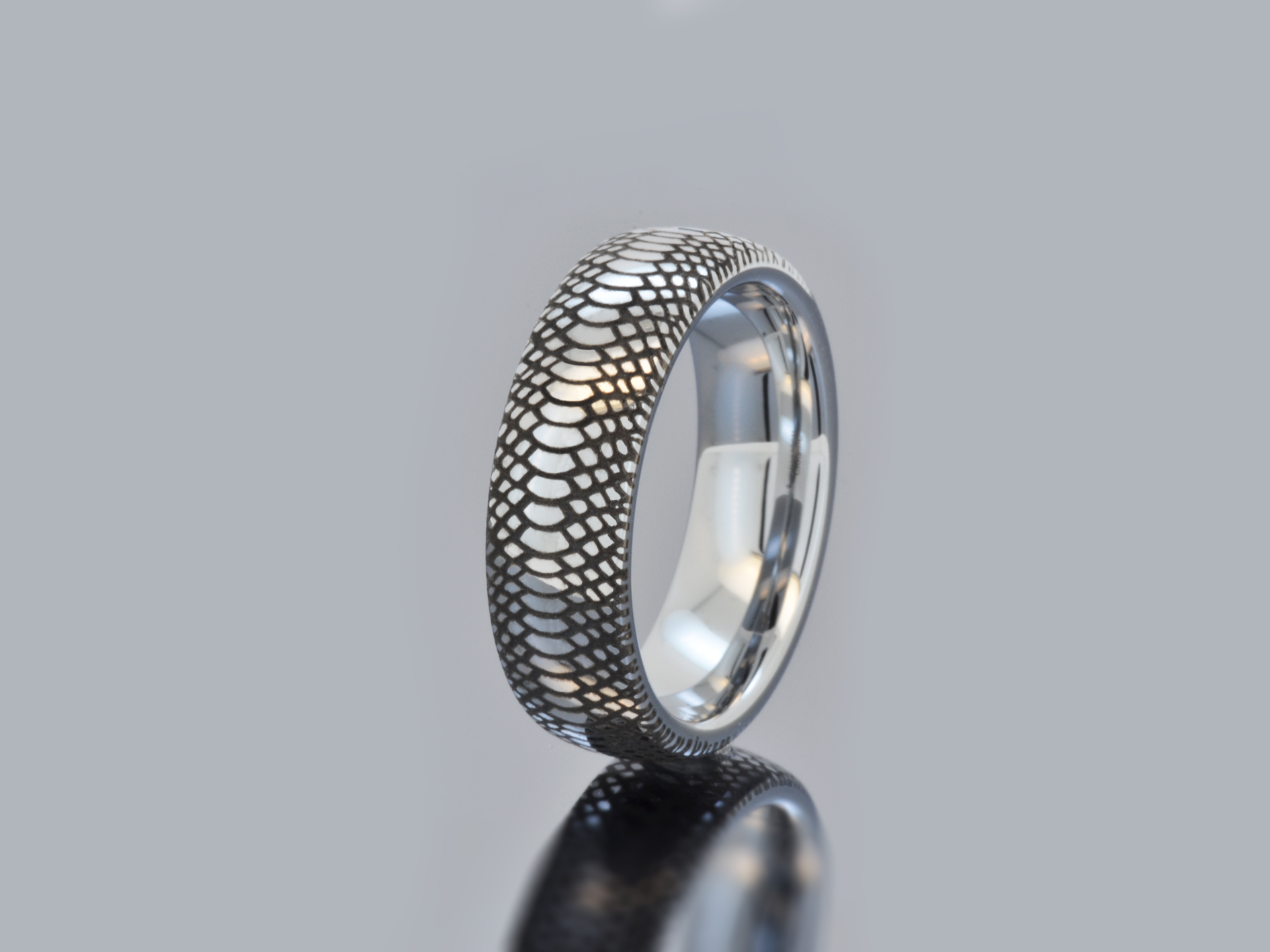 Serpente Eterno Black | White Gold Tungsten Ring
